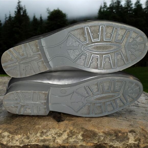 GAP Silver Metallic Rain Booties Ankle Boots Women's 10 Waders Waterproof Shoes - Picture 10 of 12